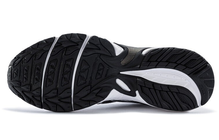 Details for アシックス ゲル170 TR 黒/白 1023A054-101