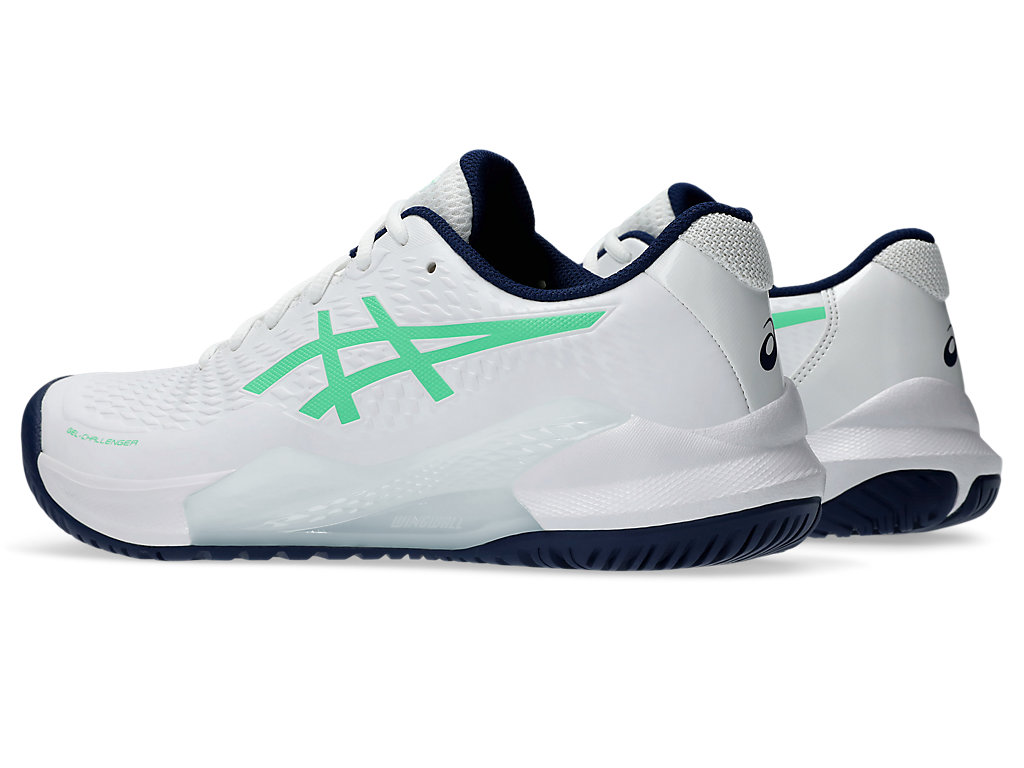 Shop ASICS Gel-Challenger 14 '白色新叶' 网球鞋 1041A405-103