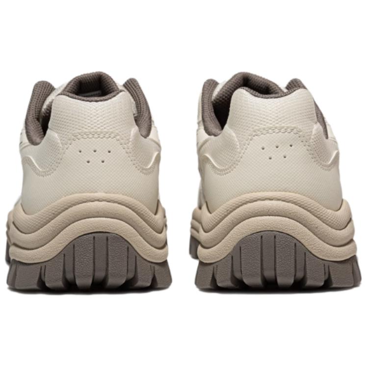 Shop ASICS Gel-Csl 02 ''米色'' 1203A552-102