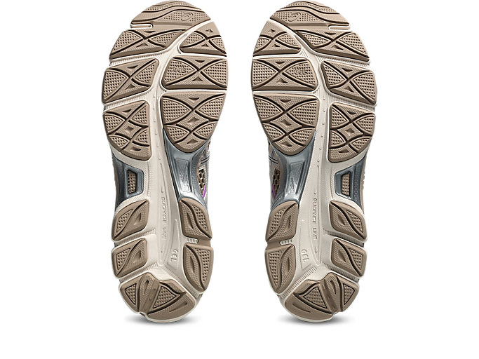 Sizing アシックス GEL-CUMULUS 16 ランニングシューズ シナモン/ピュアシルバー 1203A733-200