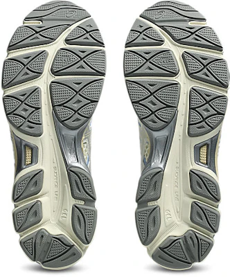 アシックス GEL-CUMULUS 16 ランニングシューズ アイボリー/ピュアシルバー 1203A733-750 Sizing アシックス GEL-CUMULUS 16 ランニングシューズ アイボリー/ピュアシルバー 1203A733-750