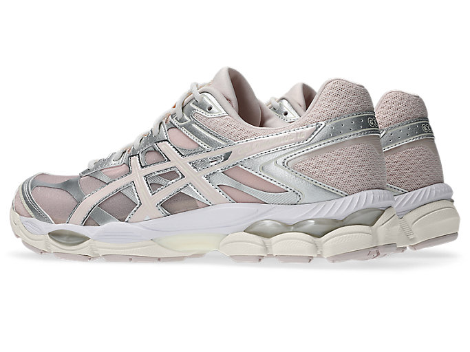 Lookbook ASICS GEL-CUMULUS 16 Running Shoes Pink Cloud/Pure Silver 1203B218-700