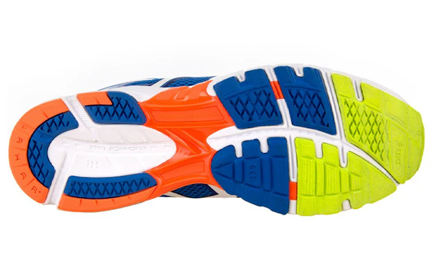 ASICS Gel-DS Trainer 18 'Biru Putih' T305N-4201 Lookbook ASICS Gel-DS Trainer 18 'Biru Putih' T305N-4201