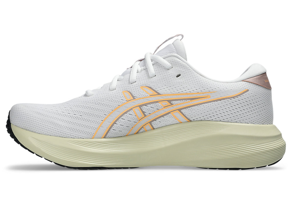 Shop ASICS GEL-EXCITE 11 跑鞋 白色/橙色辉光 1011C080-100