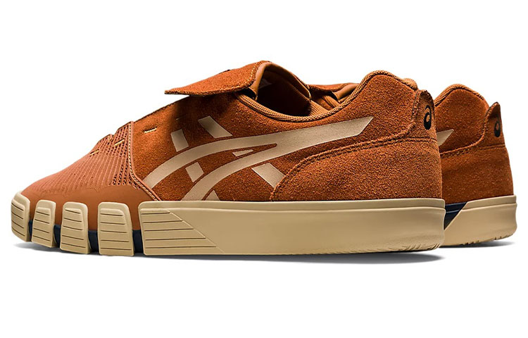 Shop ASICS Gel-Flexkee Pro Marrone Mandorla 1201A212-201