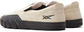 Shop Asics Gel-Flexkee 滑入式休閒板鞋 米白黑