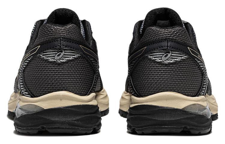 Shop Asics Gel-Flux 4 耐磨防滑 低筒 跑步鞋 男款 灰黑色