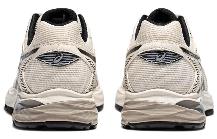 Shop ASICS Gel-Flux 4 Zapatillas de Correr 'Blanco Negro' 1011B934-200