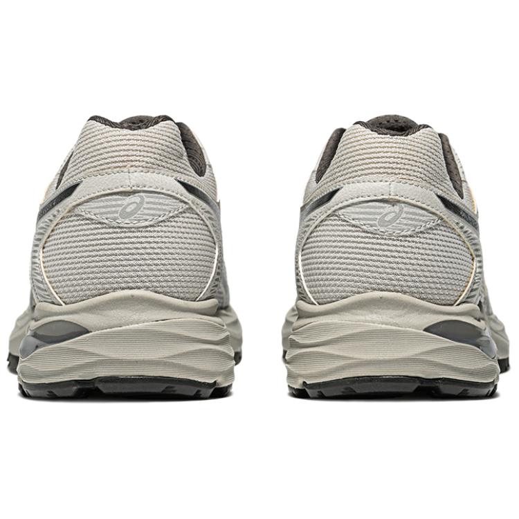 Shop ASICS Gel-Flux 4 Kasut 'Putih' 1011B934