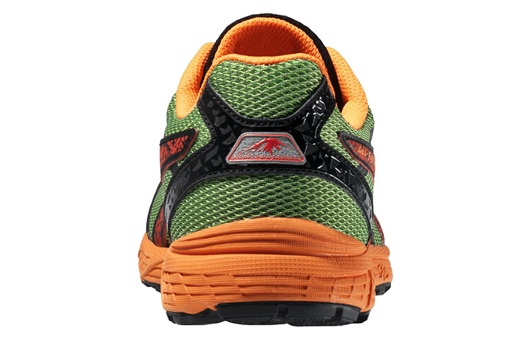 Shop Asics Gel-Fuji Fell Racer 2 耐磨防滑 低筒 運動跑步鞋 男款 綠紅