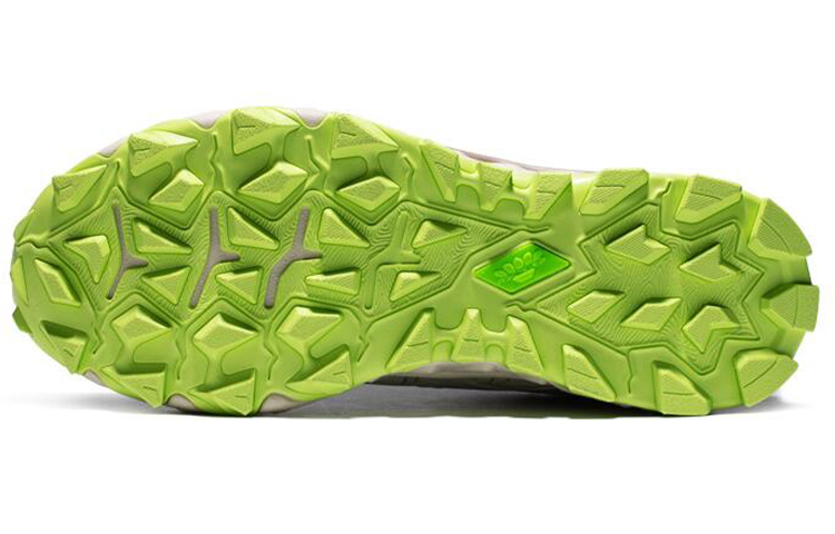 Shop 亚瑟士 Gel-fujitrabuco 8 棕色跑鞋 1011B256-200