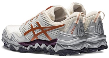 ASICS Gel-fujitrabuco 8 Putih/Emas 1011B256-101 Lookbook ASICS Gel-fujitrabuco 8 Putih/Emas 1011B256-101