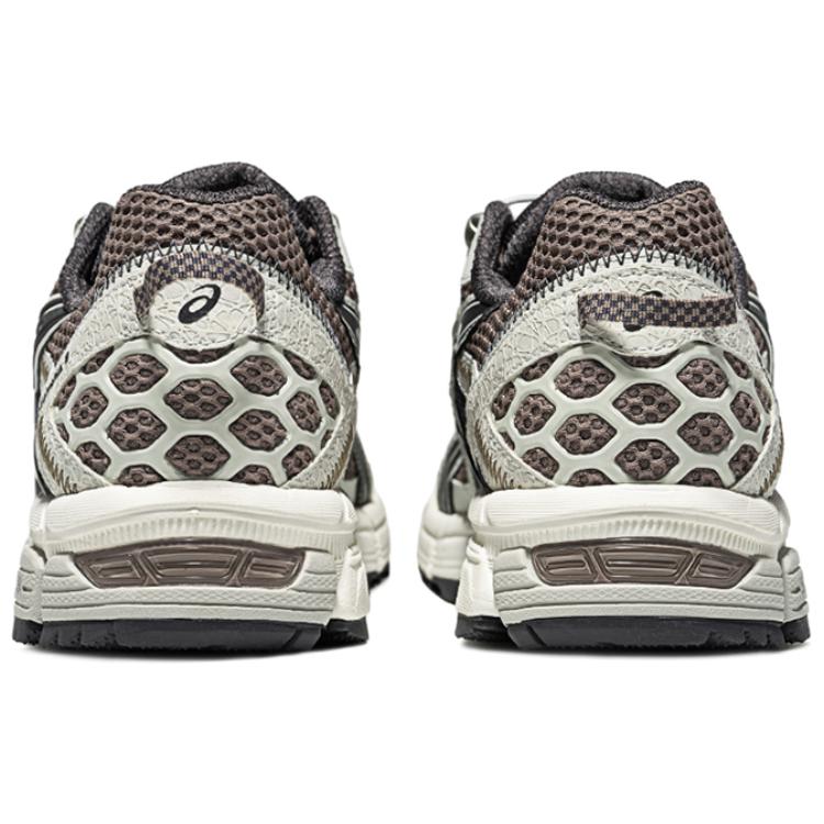 Shop 亚瑟士 Gel-Kahana 8 FL ''白色奶油棕'' 1011B828-201