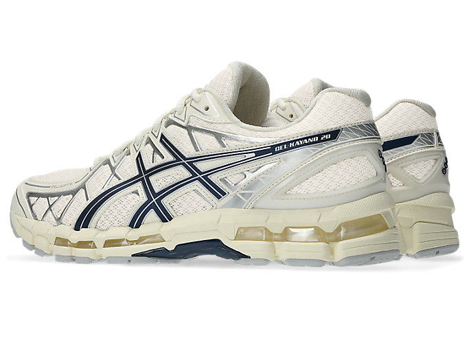 Shop ASICS GEL-KAYANO 20 跑鞋 奶油色/獨立藍 1203A388-104