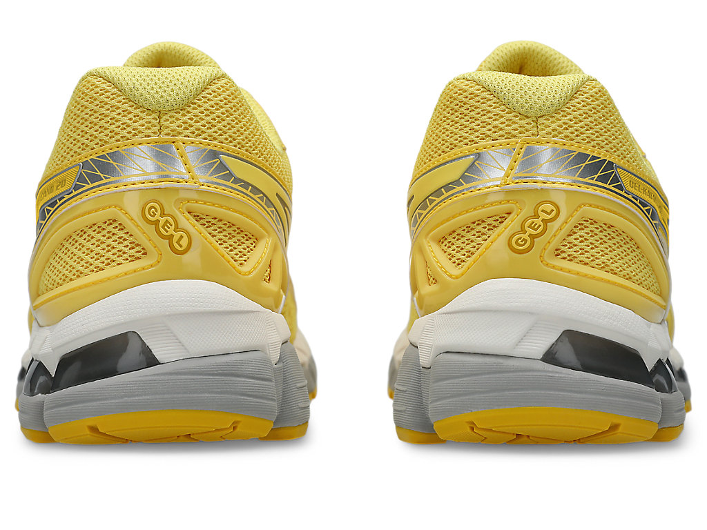 Purchase 亚瑟士 GEL-KAYANO 20 跑鞋 香蕉奶油/铬黄色 1203A758-750