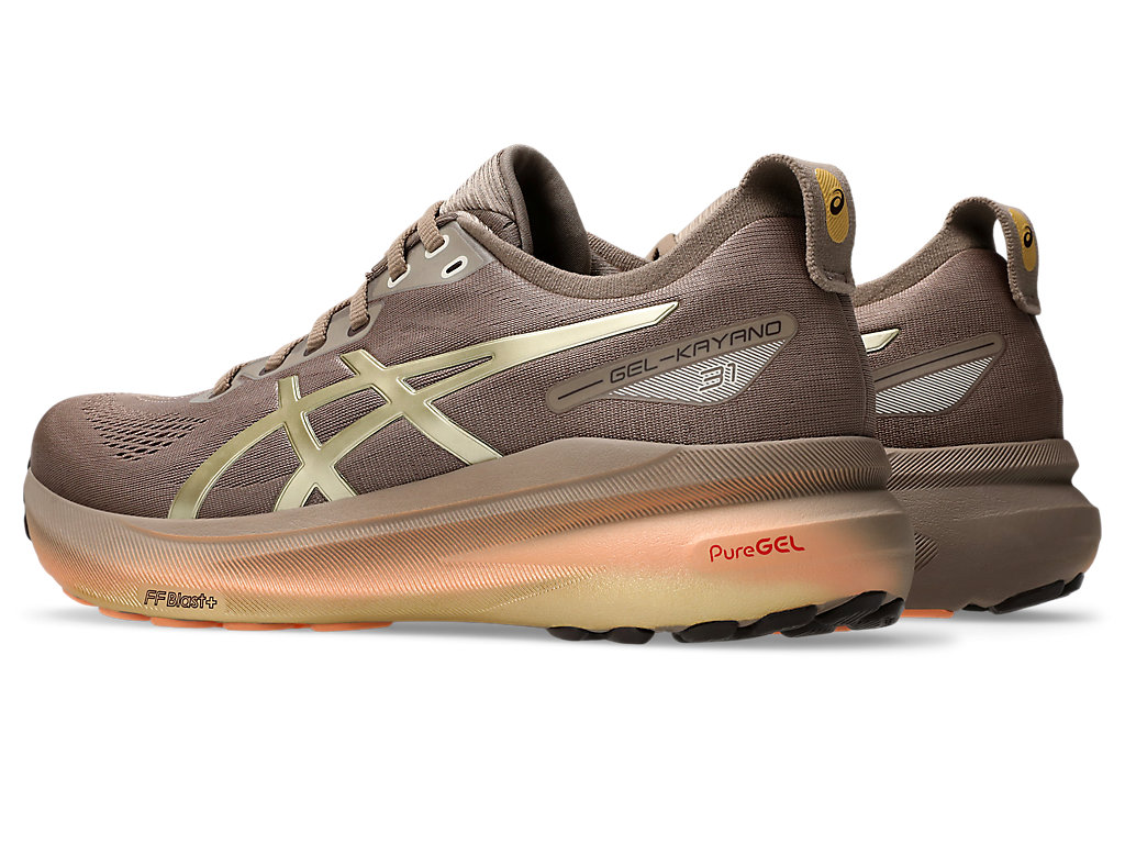 Shop ASICS GEL-KAYANO 31 奢華版運動鞋 1011C035-020