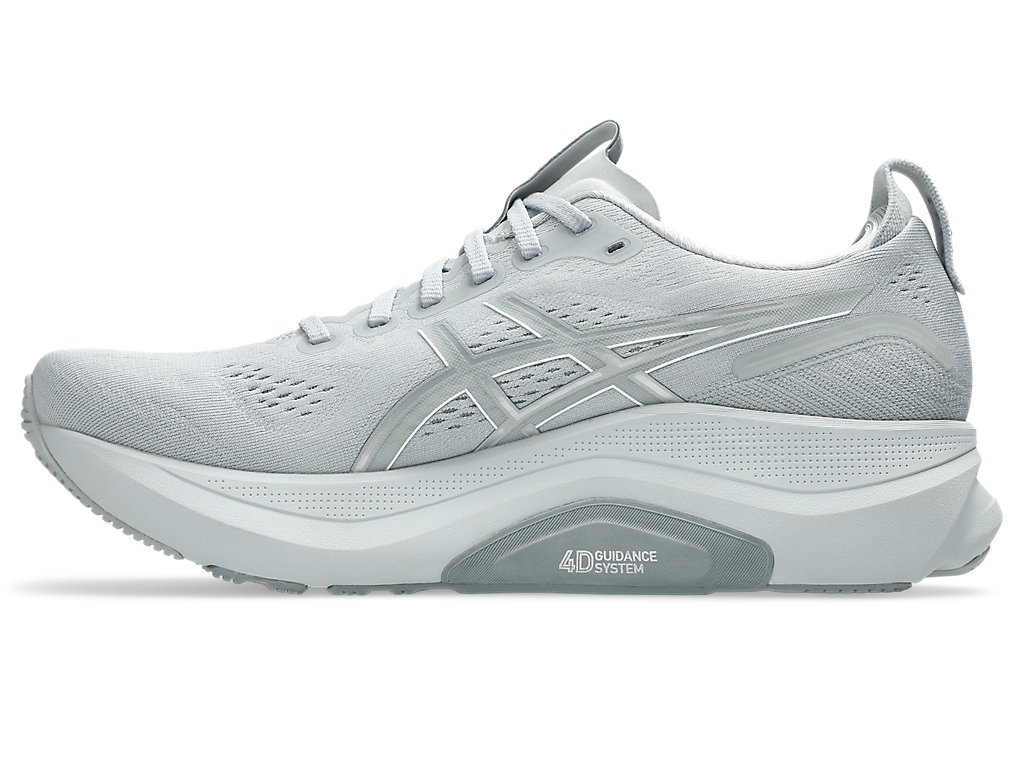 Shop ASICS GEL-KAYANO 32 寬楦跑鞋 灰白/砂礫 1011C054-020
