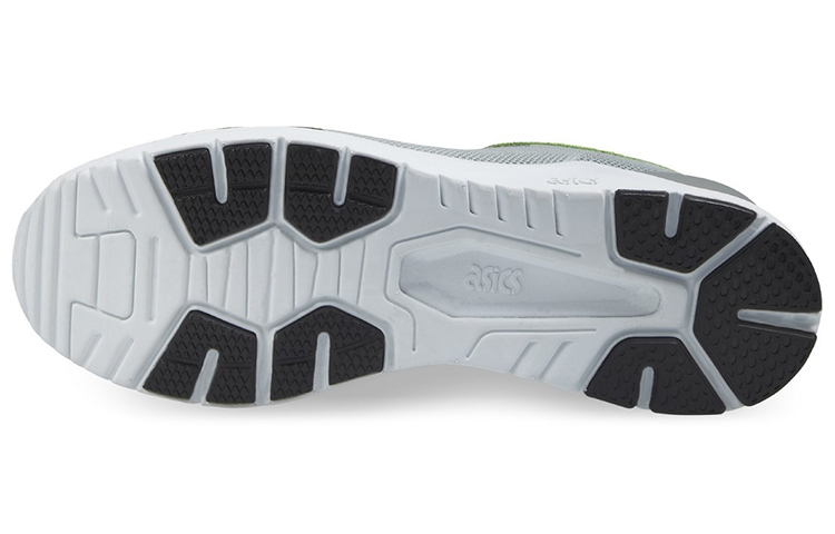 Shop Asics Gel-Lyte Evo 跑步鞋 灰綠