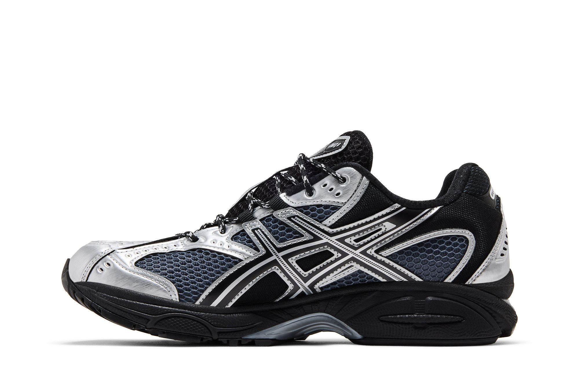 Shop ASICS Gel-Nimbus 10.1 "黑色金属" 1203A820-001