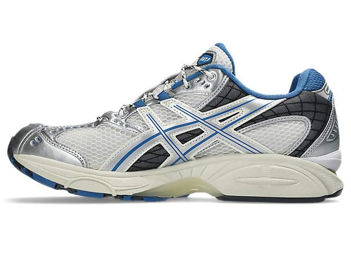 Shop 亚瑟士 GEL-NIMBUS 10.1 跑鞋 奶油色/极夜色 1203A543-109