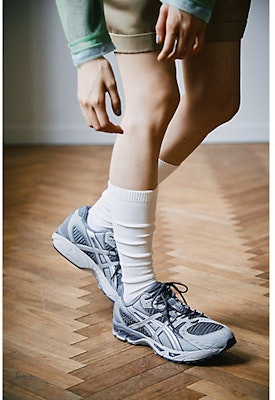 亚瑟士 GEL-NIMBUS 10.1 跑鞋 冰川灰/纯银 1203A914-020 1