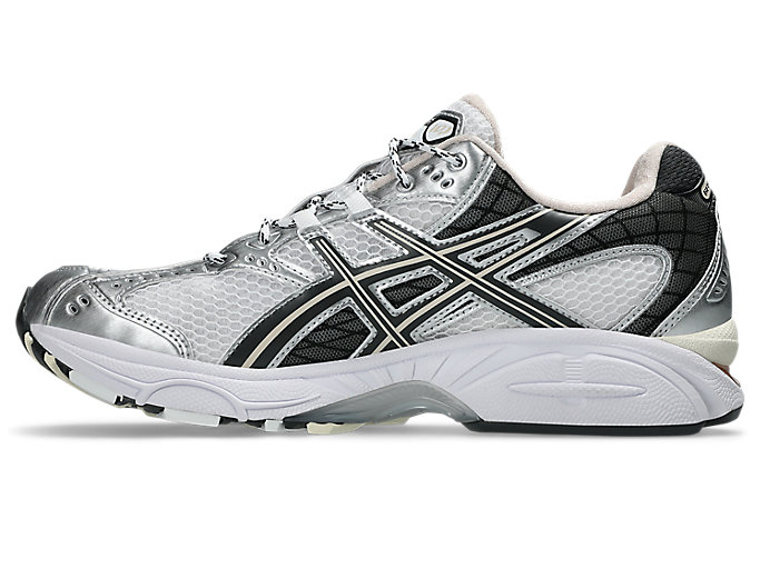 Shop ASICS GEL-NIMBUS 10.1 跑鞋 白色/深灰色 1203A543-104