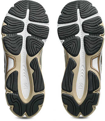 아식스 젤-NYC 2.0 러닝화 화이트/페더 그레이 1203A895-102 Sizing 아식스 젤-NYC 2.0 러닝화 화이트/페더 그레이 1203A895-102