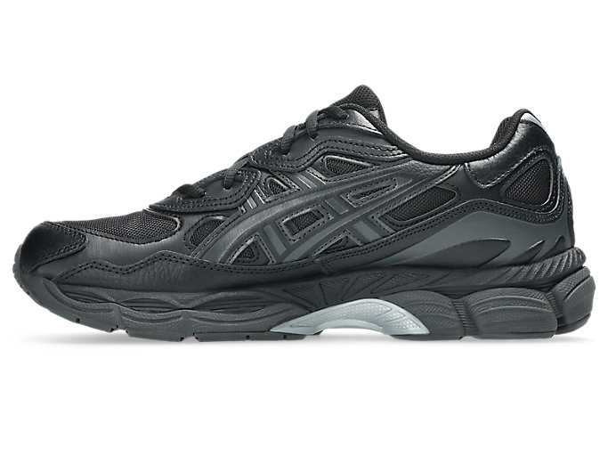 Shop ASICS GEL-NYC 跑鞋 黑色/黑色 1203A280-003
