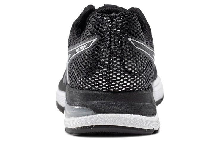 Shop ASICS Gel-Pulse 10 '黑白' 运动鞋 1011A007-002