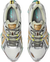 ASICS Gel-Quantum Kinetic Sepatu Lari Putih/Khaki. 1203A270-102 Details for ASICS Gel-Quantum Kinetic Sepatu Lari Putih/Khaki. 1203A270-102