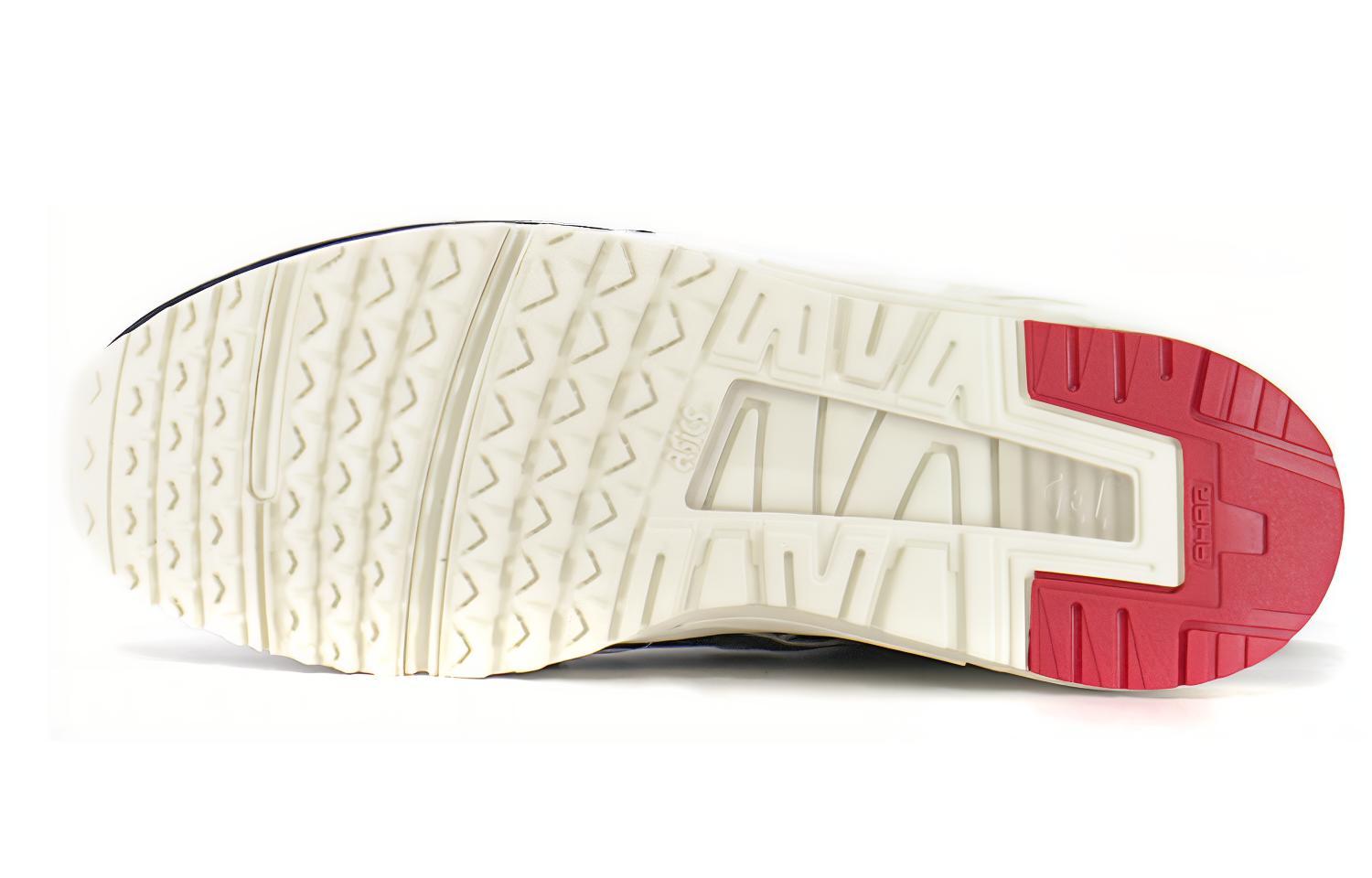 Shop Asics Gel-Sight 輕便透氣 復古休閒運動鞋 黑白