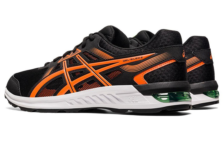 Shop ASICS Gel-Sileo 2 黑橙色跑鞋 1011A995-003