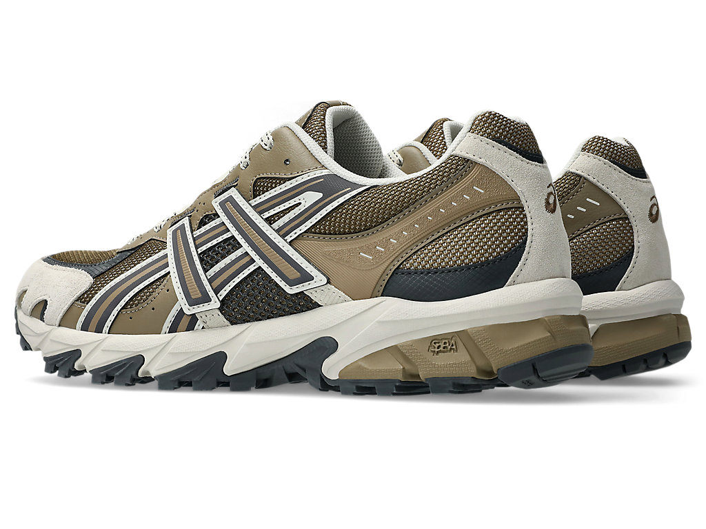 Lookbook 아식스 젤 소노마 TR62 트레일 러닝화 클레이 캐니언/옵시디언 그레이 1203A734-200