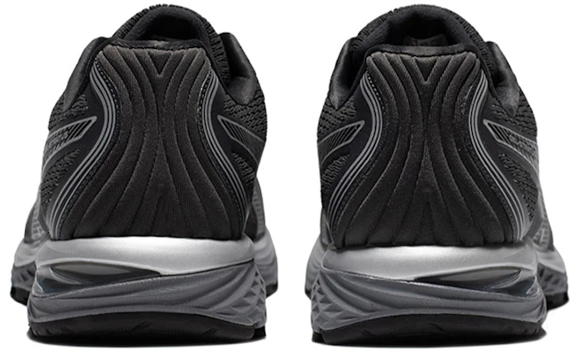 Asics Gel-Stratus 低筒跑步鞋 黑灰 Shop Asics Gel-Stratus 低筒跑步鞋 黑灰