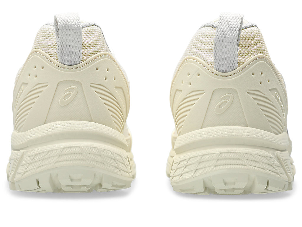 Purchase 아식스 젤-벤처 6 쉴드 트레일 러닝화 크림/클라우드 그레이 1203A474-100