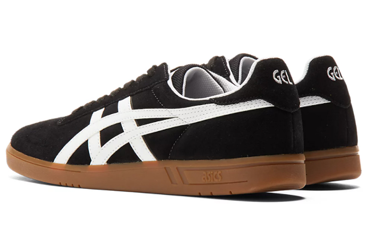 Shop Asics Gel-Vickka Pro 休閒板鞋 黑白