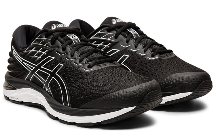 Lookbook ASICS Gel Cumulus 21 ''Zwart Wit'' 1011A551-001