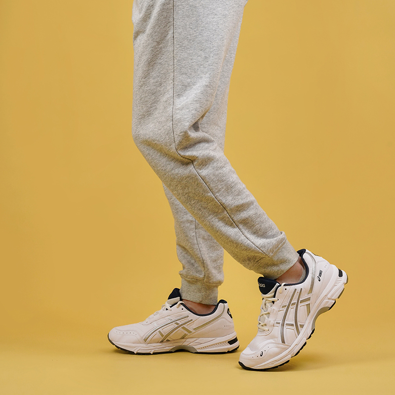 Sizing 亞瑟士 Gel Escalate '純白銀' 1201A039-100