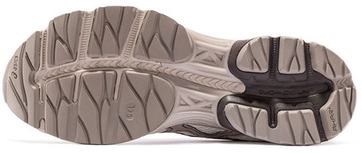 Asics Gel-Flux 4 包覆性輕便 低筒 跑步鞋 男款 米色 Shop Asics Gel-Flux 4 包覆性輕便 低筒 跑步鞋 男款 米色