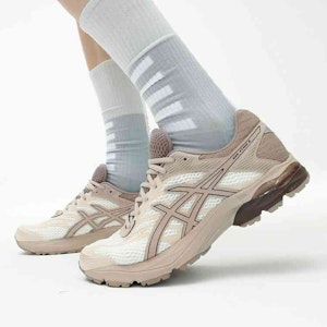 Asics Gel-Flux 4 包覆性輕便 低筒 跑步鞋 男款 米色 Purchase Asics Gel-Flux 4 包覆性輕便 低筒 跑步鞋 男款 米色