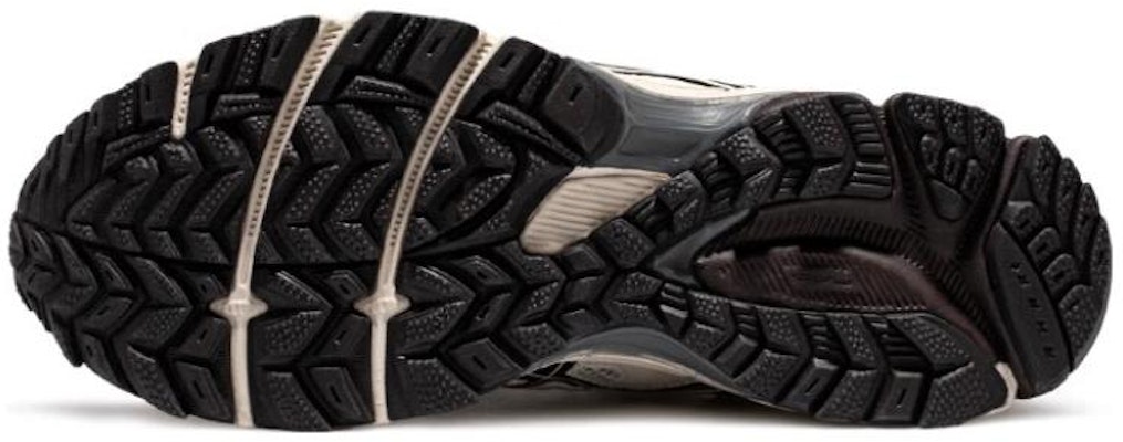 ASICS Gel-Kahana 8 'Hitam dan Putih' 1011B895-200 Purchase ASICS Gel-Kahana 8 'Hitam dan Putih' 1011B895-200