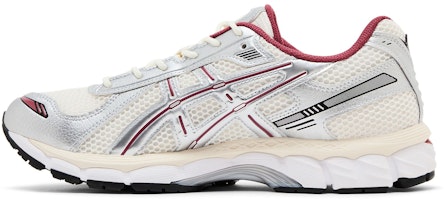 ASICS Gel Kayano 12.1 ''Silver Red'' Sepatu Lari Pria. 1203A759-102 Lookbook ASICS Gel Kayano 12.1 ''Silver Red'' Sepatu Lari Pria. 1203A759-102