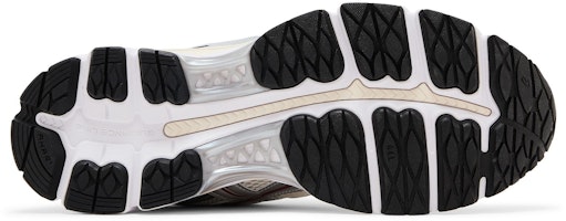 ASICS Gel Kayano 12.1 ''Silver Red'' Sepatu Lari Pria. 1203A759-102 Shop ASICS Gel Kayano 12.1 ''Silver Red'' Sepatu Lari Pria. 1203A759-102