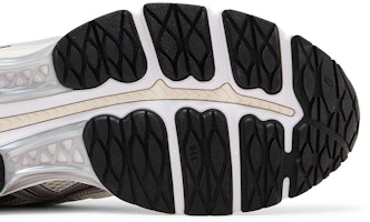 ASICS Gel Kayano 12.1 ''Silver Red'' Sepatu Lari Pria. 1203A759-102 Purchase ASICS Gel Kayano 12.1 ''Silver Red'' Sepatu Lari Pria. 1203A759-102