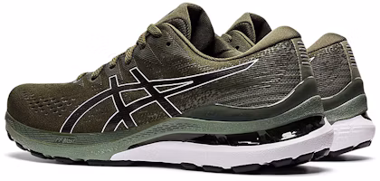 Shop 亞瑟士Gel Kayano 28 '橄欖帆布' 1011B189-300