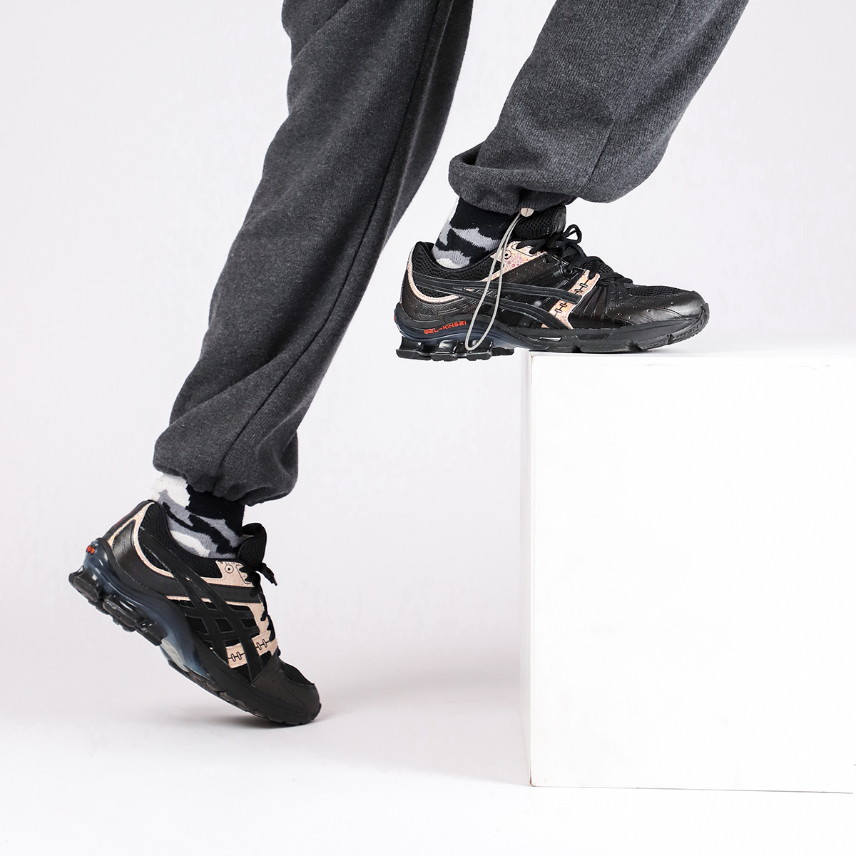 Details for ASICS Gel Kinsei OG ''Futuro Metallico - Nero'' 1021A174-001