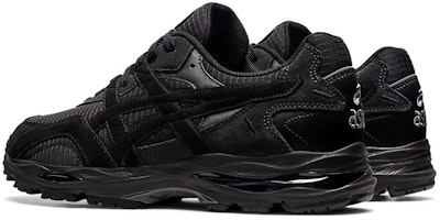 ASICS Gel MC Plus 'Hitam' 1201A021-009 Shop ASICS Gel MC Plus 'Hitam' 1201A021-009