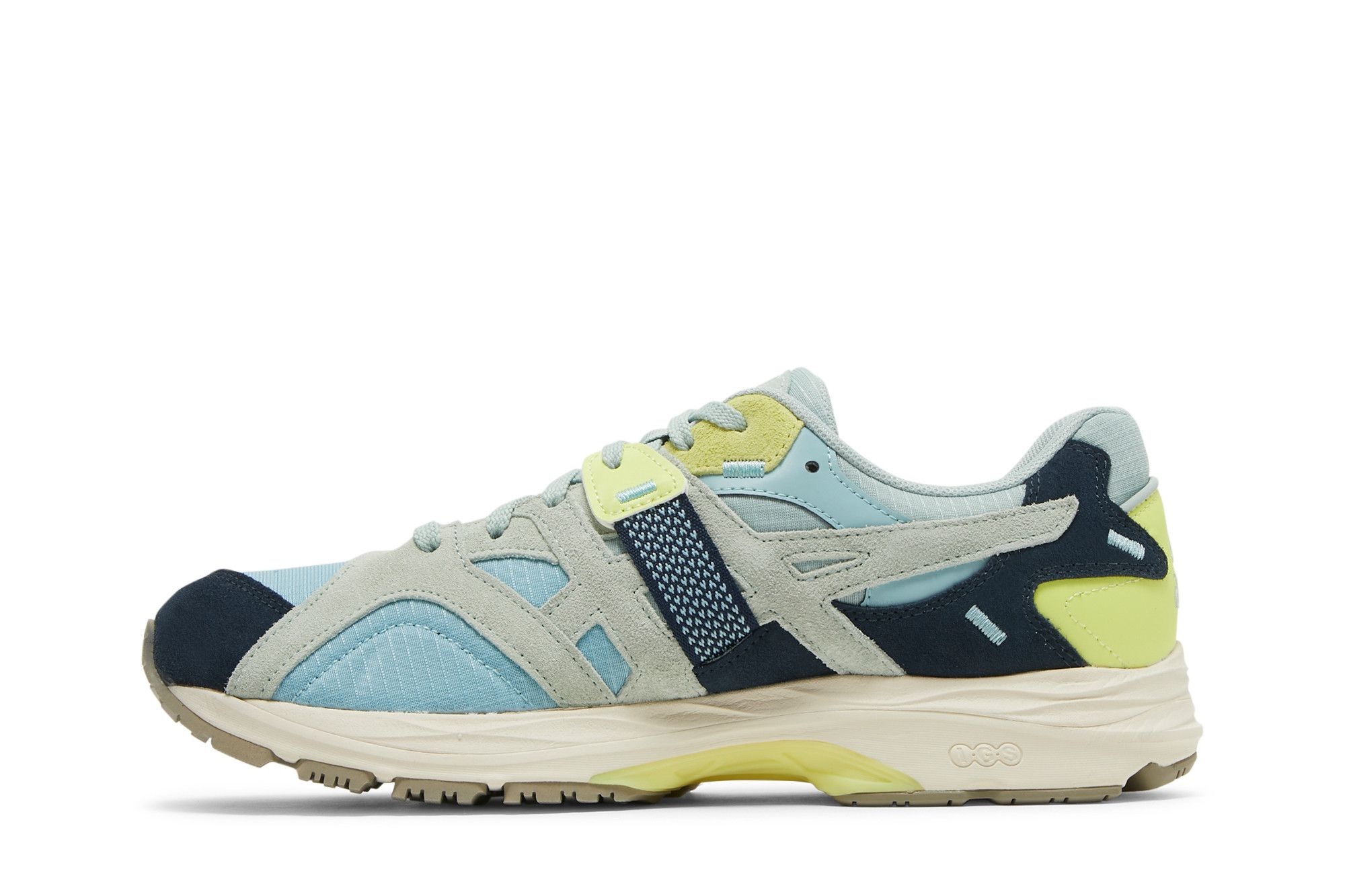 Lookbook ASICS Gel MC Plus ''Bleu Fumée Lichen Roche'' 1201A021-401