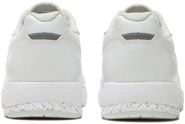ASICS Gel-Moogee 白色休闲运动鞋 1293A031-100 Shop ASICS Gel-Moogee 白色休闲运动鞋 1293A031-100