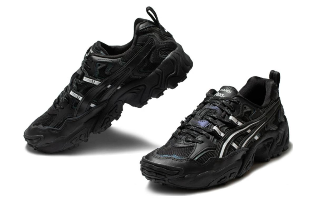 Shop ASICS Gel Nandi 'Hitam Putih' 1203A200-001